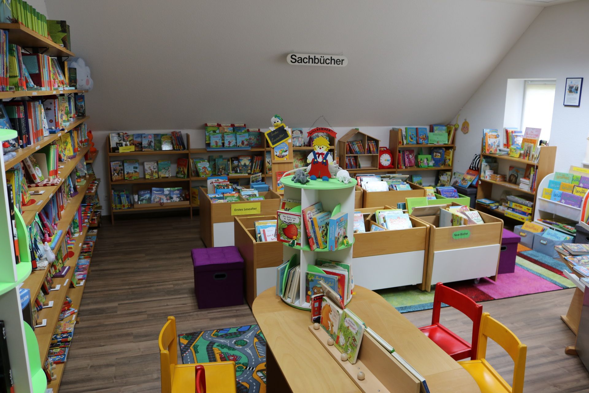 Bild der Bücherrei im Bürgerhaus